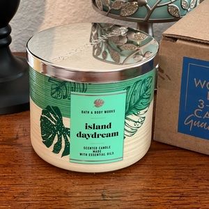 Bath and Bodyworks island daydream three wick candle
